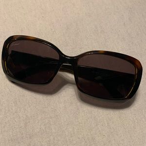 Women’s Gucci sunglasses